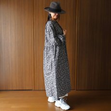 画像5: ista-ire フラワープリントキーネックワンピース (5)