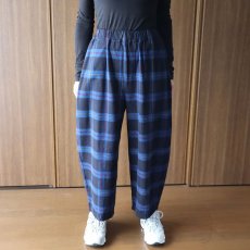 画像12: NARU FACTORY Nishiwakiフランネルチェック エッグパンツ (12)