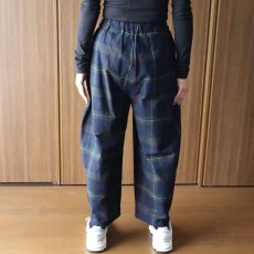画像5: NARU FACTORY Nishiwakiフランネルチェック エッグパンツ (5)