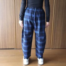 画像15: NARU FACTORY Nishiwakiフランネルチェック エッグパンツ (15)