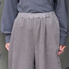 画像22: NARU FACTORY 8Wコーデュロイ エッグパンツ (22)