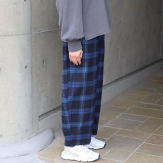 画像2: NARU FACTORY Nishiwakiフランネルチェック エッグパンツ (2)