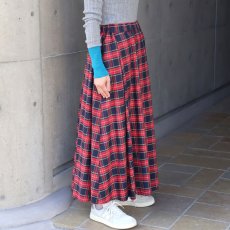 画像4: NARU FACTORY ロイヤルタータン タックロングスカート (4)