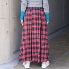 画像5: NARU FACTORY ロイヤルタータン タックロングスカート (5)