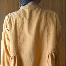 画像20: ista-ire 細畝コーデュロイ脇ギャザーブラウス (20)