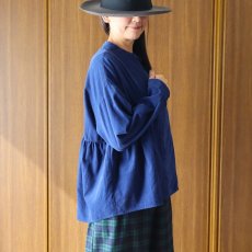 画像4: ista-ire 細畝コーデュロイ脇ギャザーブラウス (4)